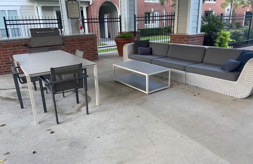 College Park Apartamento | Spacious one bed/ one bath apartment in The Woodlands, TX