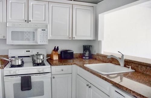 Key Biscayne Apartamento | Amplios minutos de un dormitorio al océano -
