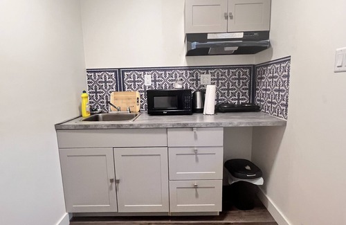 Halifax Casa | Spacious one bedroom basement apartment with 2 queen size beds &private entrance