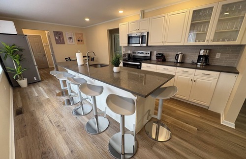East Stroudsburg Casa | Spacious One-level House with Private Heated Indoor Pool for Family vacations