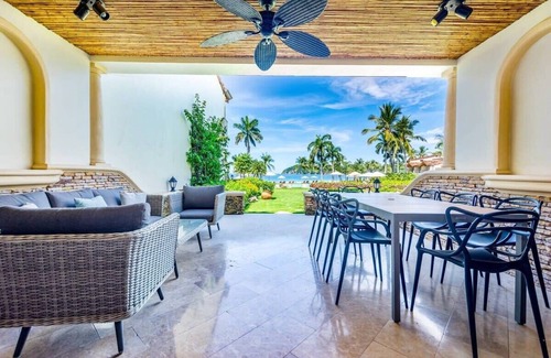 Playa Flamingo Condominio | The Palms Mansion: 4-Bed 6-Bath Beachfront Vacation Rental en Playa Flamingo