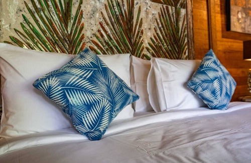 Banjar Semer Complejo | Spacious Our Luxury Suites in enchanting Bali with WiFi, AC, Pool, Yoga Studio