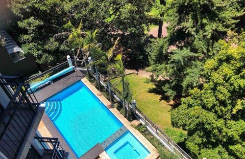 Newton Apartamento | Spacious Park Views with Spa, Pool, Gym, Netflix