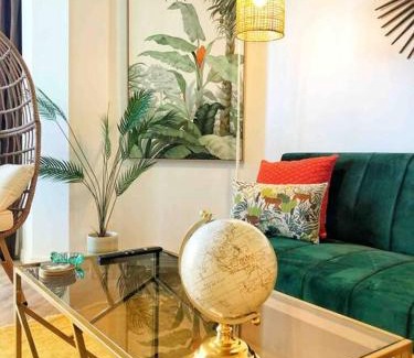 Newton Apartamento | Spacious Park Views with Spa, Pool, Gym, Netflix