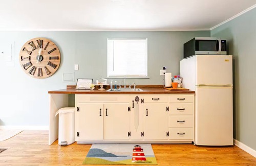 Central Oregon Apartamento | Spacious Peaceful Sweet Olive Cottage Studio In North Eugene