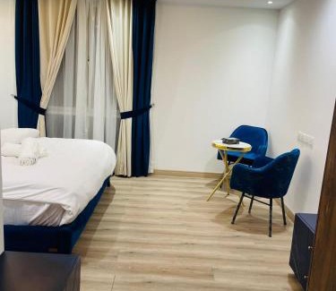 Lahore Apartamento | Spacious Penta Square Apartment Family-Friendly Stay in DHA 5 Lahore