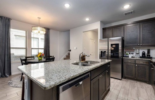 Fort Worth Casa | Spacious Pet Friendly | Sleeps 6
