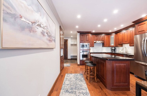 Blueberry Hill Condominio | Spacious | Pet friendly | Shared Hot Tub | BBQ