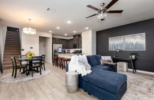 Fort Worth Casa | Spacious Pet Friendly - 7 miles to Eagle Mountain Lake
