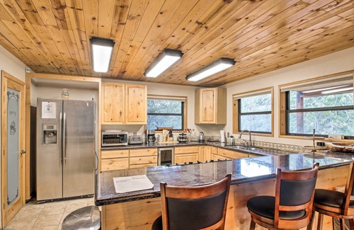 Pine Mountain Club Cabina | Spacious Pine Mountain Club Cabin w/ Fire Pit