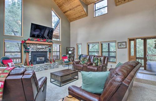 Pine Mountain Club Casa | Spacious Pine Mountain Club Cabin with Fire Pit