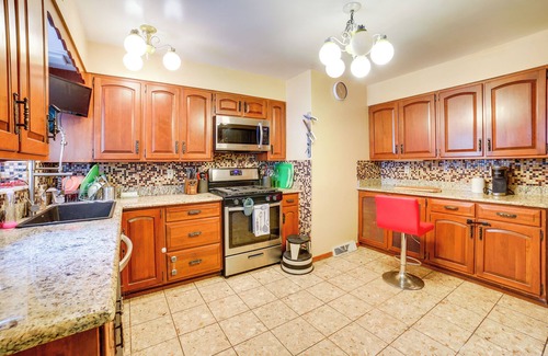 Wilkinsburg Casa | Spacious Pittsburgh Rental: Walk to Frick Park!
