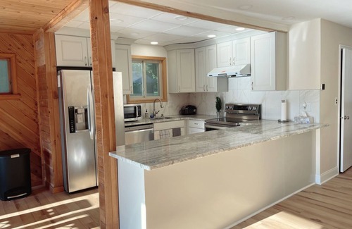 Pocono Lake Casa | Spacious Pocono Lakefront Retreat w/ Amenities