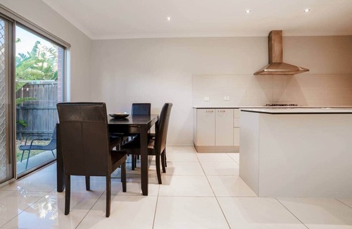 Point Cook Casa | Spacious Point Cook Retreat w/Free Parking