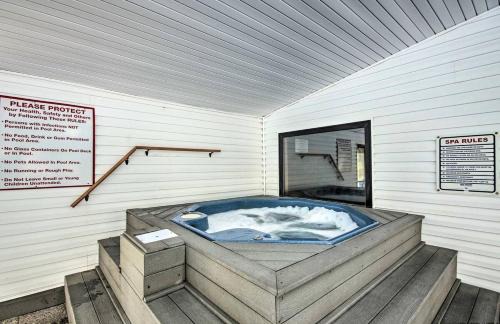 Branson Apartamento | Spacious! Pools, Hot Tub, Free Attraction Tickets!