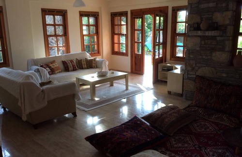 Dalyan Villa | Amplia villa privada de 3 dormitorios. Piscina privada. C.A. Wi-Fi gratis.