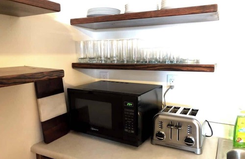 Roanoke Casa | Spacious Private Bedroom in Downtown – 5 Min Walk
