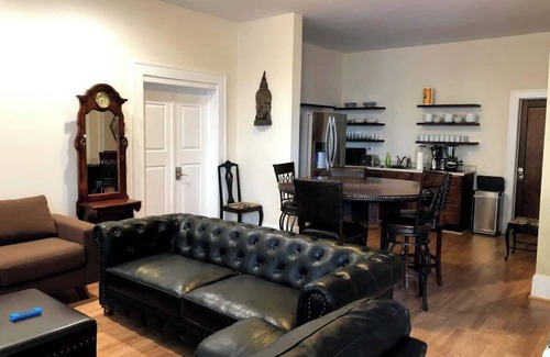 Roanoke Casa | Spacious Private Bedroom in Downtown – 5 Min Walk