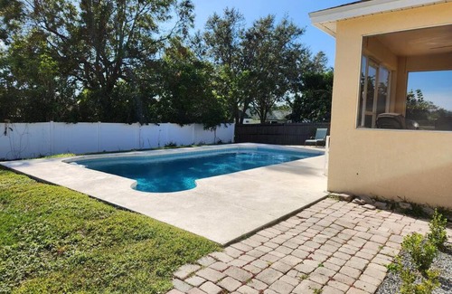 Lakeland Casa | Spacious Private Family Home with Inground pool