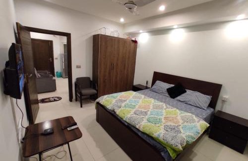 G-8 Sector Apartamento | Spacious private ,Family 1BR Apt/Netflix/wifi/