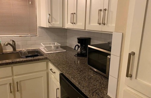 Southeast Houston Casa | Spacious private home within 2 miles from Hobby Airport