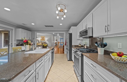 Buxton Casa | Spacious, Private, large pool near beaches!