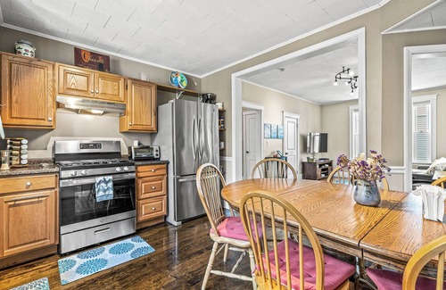 Quincy Condominio | Spacious & Private, Next to Boston & Beach, EVchrg