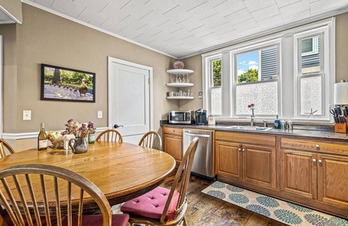 Quincy Condominio | Spacious & Private, Next to Boston & Beach, EVchrg