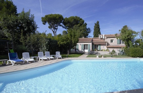 Aubagne Villa | Amplia casa provenzal en una tranquila piscina grande