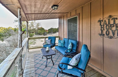 Spring Branch Casa | ¡NUEVO! Tranquilo Hill Country Retreat w / Front Porch