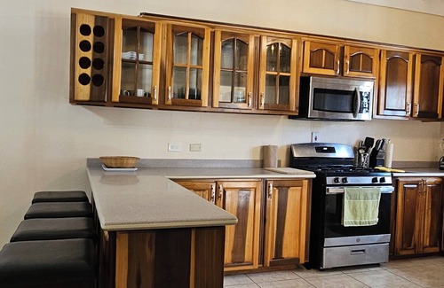 Epworth Casa | Spacious Property with spectacular scenic views-10 minutes from Ocho