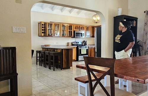 Epworth Casa | Spacious Property with spectacular scenic views-10 minutes from Ocho