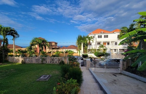 Epworth Casa | Spacious Property with spectacular scenic views-10 minutes from Ocho