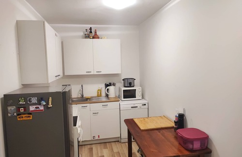 Favoriten Apartamento | Spacious + quiet 65m2 Apartment Balcony, Terrace, Swimming Pool, fully furnished