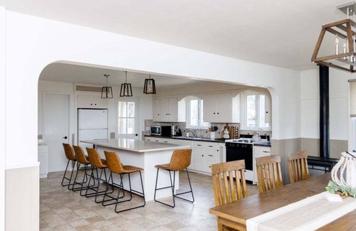 Leola Otro | Spacious & Quiet Amish Farm Stay - 16+ Guests