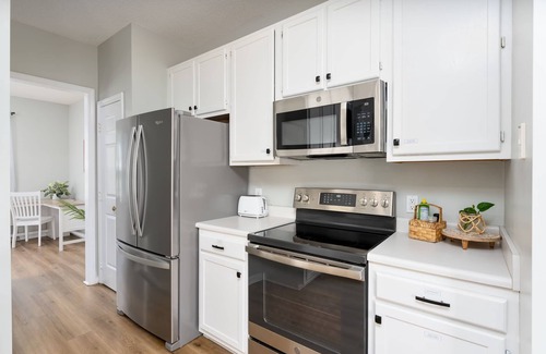 Silver Lake Casa | Spacious & Quiet Vacation Getaway, 15 Min to Beach
