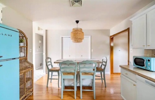 Cape May Court House Casa | Spacious ranch 65” 4K tv deck, grill, fire pit fenced yd , office, baby gear