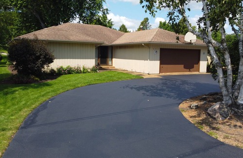 McHenry Casa | Spacious Ranch blocks away from downtown McHenry