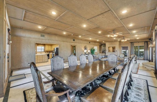 Weston Casa | Spacious Ranch Style Home w Cinema Room