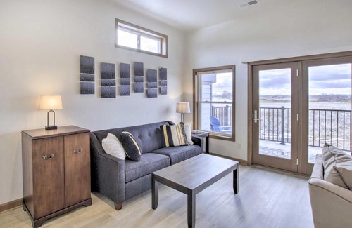 Pipe Casa | Spacious Recently Built Home Less Than 1 Mi to Lake!