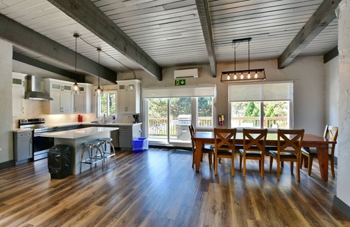 The Blue Mountains Chalet De Esquí | Spacious & Relaxing Chalet close to Blue Mountain Ski resort. Dog-friendly!