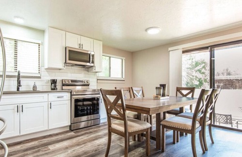 Greater Avenues Casa | Spacious Renovated Home Perfect for Big Fam/Groups