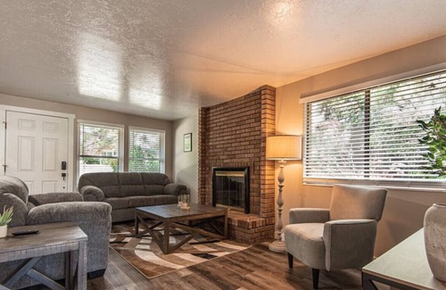 Greater Avenues Casa | Spacious Renovated Home Perfect for Big Fam/Groups