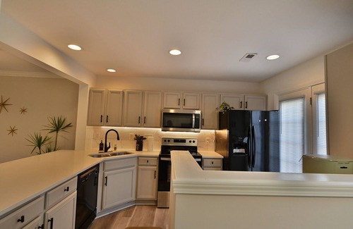 Greensboro Casa | Spacious Renovated 3-bedroom with WiFi and AC in tranquil Greensboro