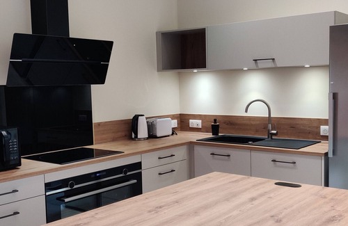Cheffois Cabaña | Gran casa con piscina climatizada y amplio jardín en Cheffois