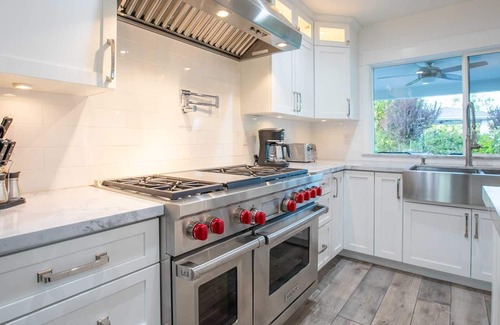 Corvalian Estates Casa | Phoenician Villa - Lush Backyard, Spacious Pool/Spa, Soccer, & a Firepit!