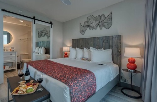 Treasure Island Hotel | Spacious Resort Suite w/ Full Kitchen & Stunning Sunsets in Treasure Island