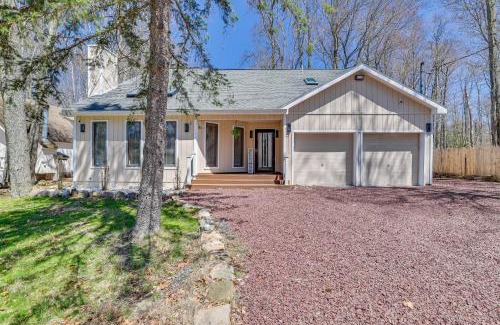 Tobyhanna Casa | Spacious Retreat 7 Mi to Tobyhanna State Park!