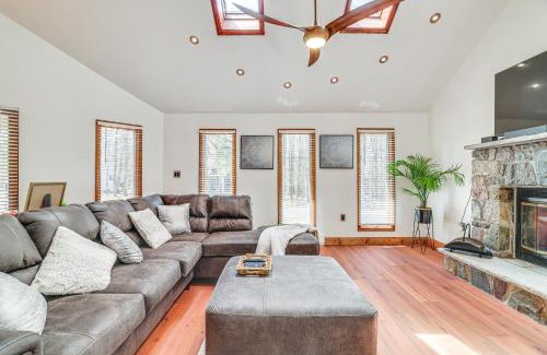 Tobyhanna Casa | Spacious Retreat 7 Mi to Tobyhanna State Park!