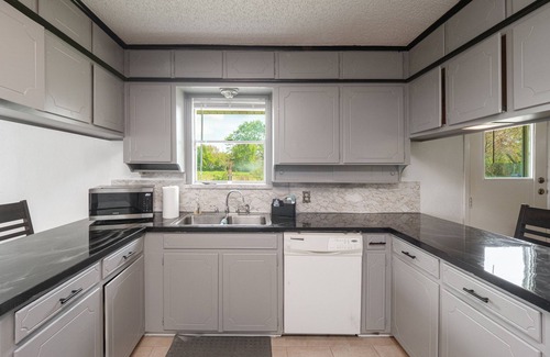Southwest Arlington Casa | Spacious Retreat near✔️AT&T✔️Rangers Stadium✔️Six Flags✔️Ft.Worth & Dallas
